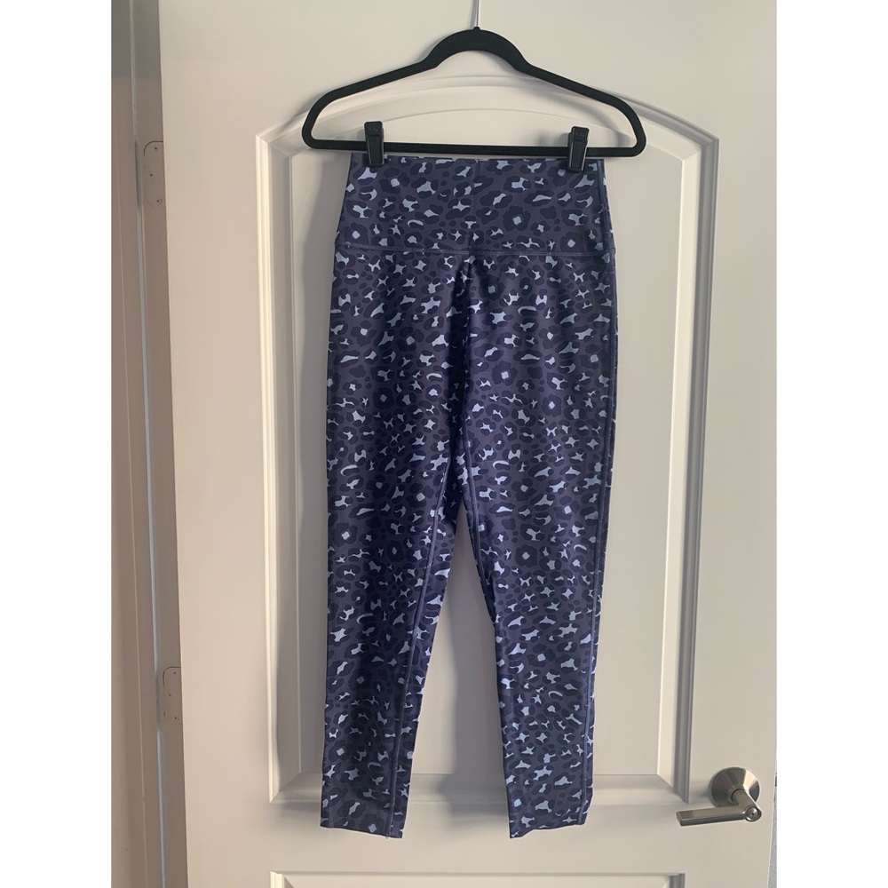 EUC Aerie Offline tonal blue leopard 7/8 high rise leggings